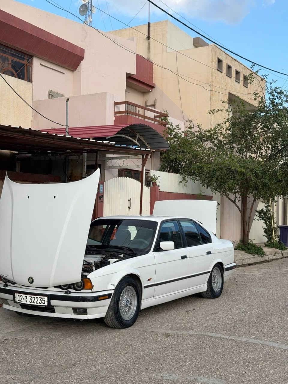 سـلام عليكم مكلف بالنشر 🤍
bmw 540 i 
السياره مصبوغه جماليه حزام 
كيـر ومكينه شرط 
السـعر 80 وبيها مجال 
السيـاره فول 1/1 

***********
