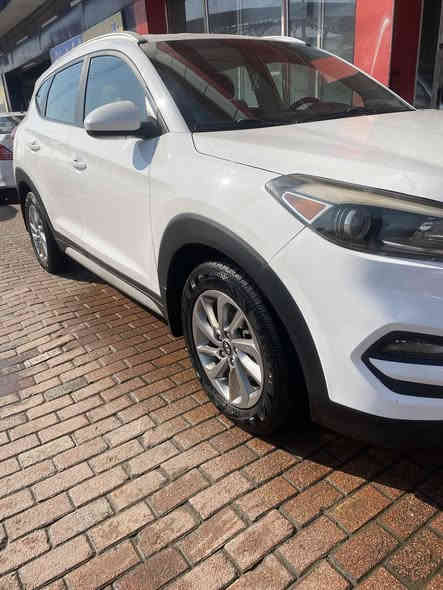 السلام عليكم توسان 2018.  سياره. أمريكي.    حادثهه. بنيد. وجاملغ خلفي. كلير بدون ضربه سعر 160 عنوان بغداد  ***********
