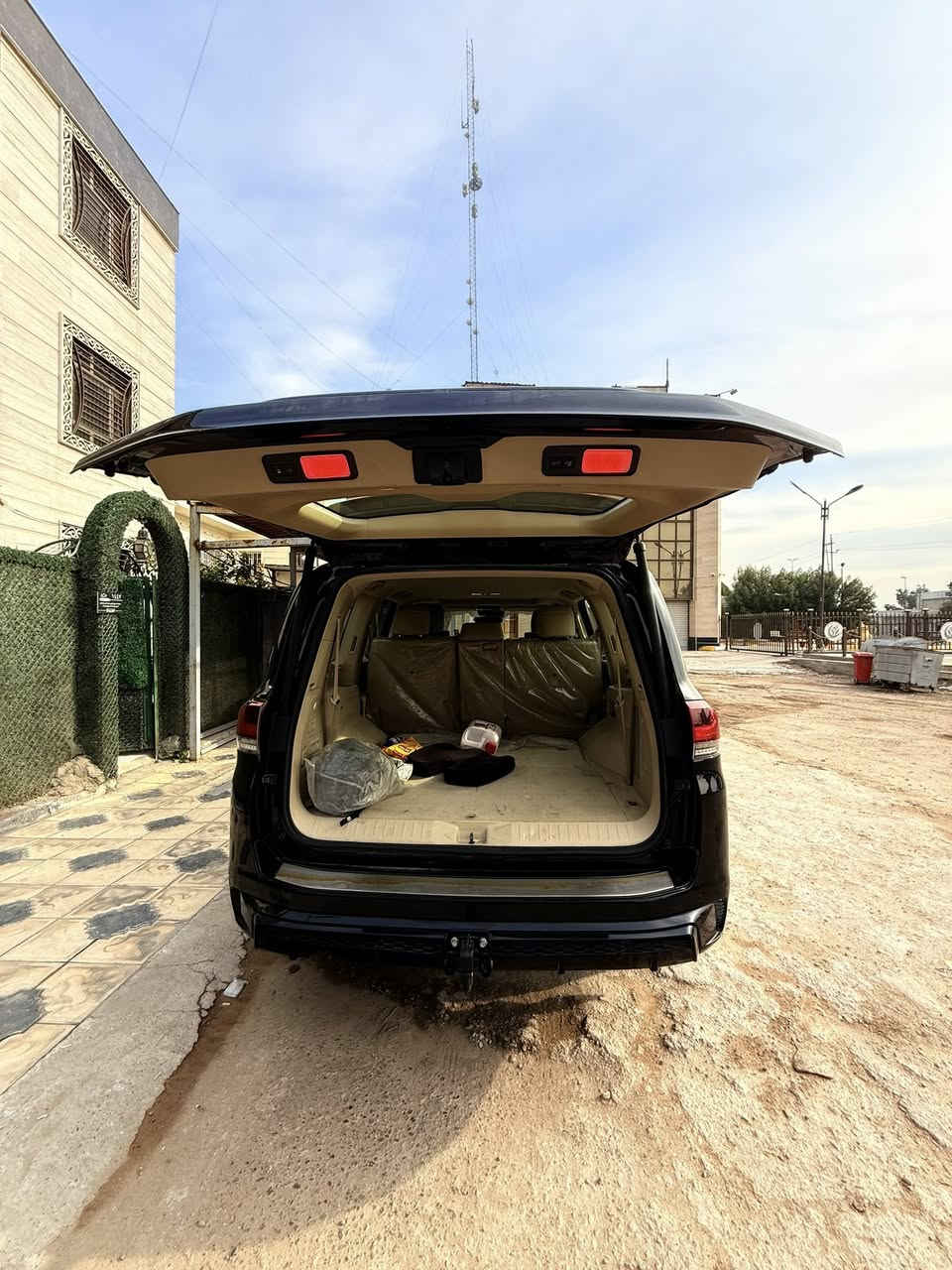 بيع مستعجل لاندكروز 2024فول مواصفات مكفولة كفالة عامه شرط الفحص ماشيه 9000الاف بوب شفط تحديد مسار مانع انزلاق اربع كامرات الكراسي كهرباء كشنات تدفأه تبريد رقم شبه مميز سعرها 840بيها مجال بسيط مكاني بغداد الرقم ***********
