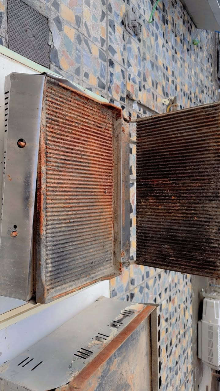 للبيع معدات مطعم   اتصل وتدلل رقم ***********
