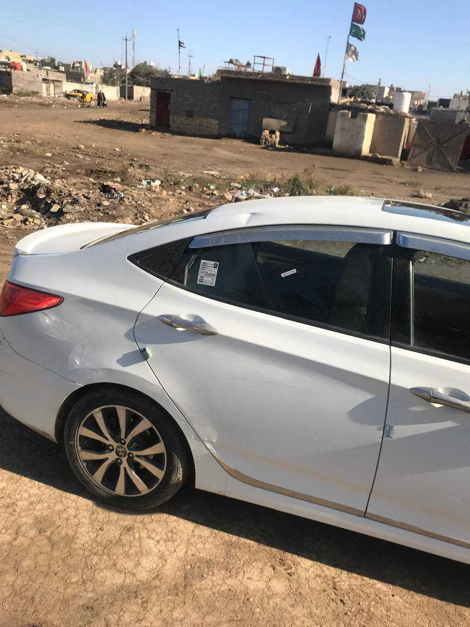 سيارة اكسنت للبيع 
موديل 2015 خليجي
فول  فتحة تبريد تدفئة محرك ١٦٠٠
حالة السيارة موضحة بالصور بيها فقط جاملغ خلفي ايسر بارد وصبغ  وتحت الدوسه باب السايق طخه راجعه بارد 
سنويه بأسمي ٢٠٢٨
للأستفسار *********** ناصرية, ذي قار
