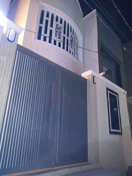 دار للبيع حي الغري في النجف. ( 100 م ) طابق و نص. السعر (  245 مليون ) خلف الشارع العام شارع 10 مفتوح على شارع 20 قرب إعدادية التحرير للبنين. الطابق الأول كونكريت غرفة و صالة و إستقبال و مطبخ. الطابق الثاني غرفة فقط شيلمان.
الغدير للعقار
***********
