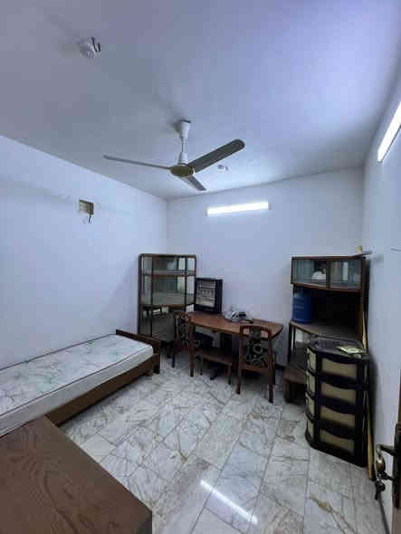 للايجار في السيدية 

شقة طابق ارضي تحتوي على غرفتين نوم و صاله و مطبخ و خدمات 

الموقع  الاقتصادين 

السعر  650 الف قفل 

تحتوي على نص اثاث 

ملاحظه توجر عوائل فقط

للاستفسار 

***********

وتساب
