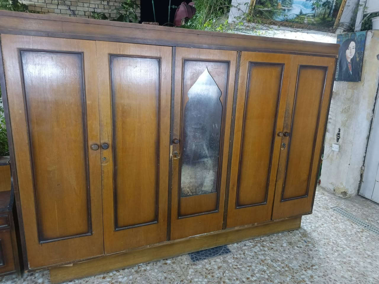 سلام عليكم غرفه نوم صاج قديم السعر 150المكان حي ور سبع قصور شارع ابو علي***********
