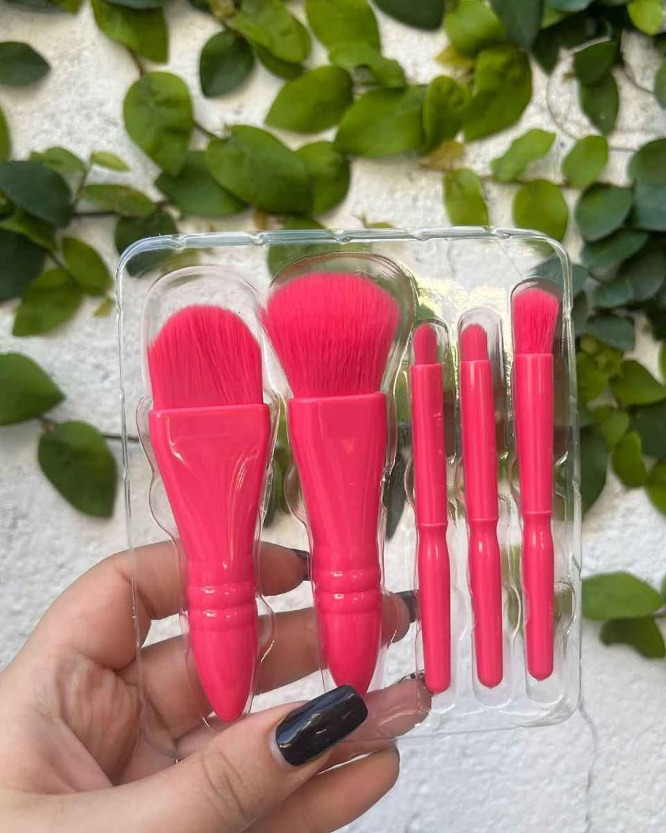 🌸فرش مكياج كيوت🌸
سيت فرشه مني رهيب من ماركة بودرة ديلوكس (الأصلية)🧸

🩷تمتاز هل فرش بشعيرات جدآ قويه وناعمه كللللش كوالتي كلش عالي
اها والحجم صغير ترهم بالجنطة و الطلعات المستعجلة 

🩷سيت فرشة مكياج…🌸
مجموعة من فرش المكياج رائعة لدمج المكياج بصورة طبيعية وسهلة مع لون فريد وجذاب
💞 شعر اصطناعي ناعم عالي الجودة ، يمكن أن يمنحك مكياجًا مثاليًا وخاليًا من العيوب. المقبض من البلاستيك المتين.

💞.استخدام متعدد  وسهل يتكون من مجموعة من الفرش 5 تشمل فرش العيون ، الباودر  ، الظل ، الشفاه وفرش الخدود ، 

💞اختيار هدية مثالي: مثالي للاستخدام الشخصي أو هدية مثالية لأي فرد من أفراد عائلتك أو أصدقائك.هدية حلوة وعملية 
#الاصلي
السعر 7 الاف 
🚘 يوجد خدمة توصيل لجميع محافظات العراق 🚘
#ترند #مكياج #تصويري بغداد, العراق


**إذا كنت صاحب هذا الإعلان وتريد حذفه لأي سبب، رجاءا أرسل رسالة إلى الدعم الفني**