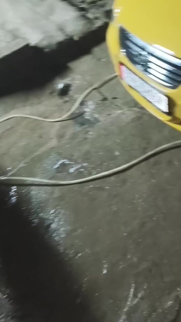 اراوس ب BMW
سياره بلاديه ضربه جكوج مابيها

كير محرك شرط

كابون بانزين

صبغ جماليه 

رقم بغداد صار شهر من حولتها شرط لوكاله وتحويل

صاحبها شرعي بل موصل

تواصل***********
