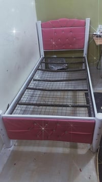 سرير • غرفة نوم • مفروشات