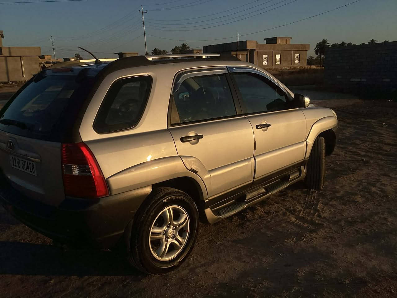 السلام عليكم للبيع توسان موديل 2008 سياره مكفوله كفاله عامه من صبق تبريد تدفئه كير فول محرك 2000 بيه تنقيص رقم بغداد جديد تحويل مباشر *********** السعر المطلوب 115 وبيه مجال
