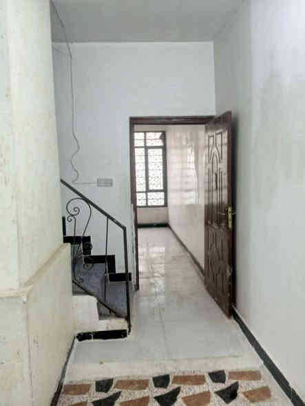 مشتمل ٥٠متر طابو صرف الشرطة الخامسه قرب أفران الساعدي.. طابقين لايجار لاتصال ***********
