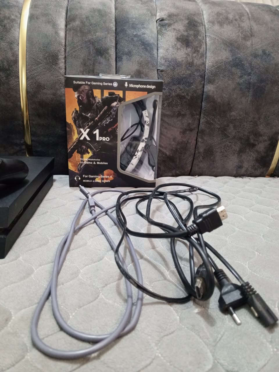 سلام عليكم ابلي فور لبيع ابلي جديد ماصارلي شهرين من ماخذه ابلي يجي وياه جميع ملحقاته وجوستك اصليه ويجي ويا يوبي اس وسماعات خاصه مال بلي فور هديه ويه ابلي سعر ب280وبي مجال الرقم *********** ولبلي ماتاخذه لو ماتفحصه
