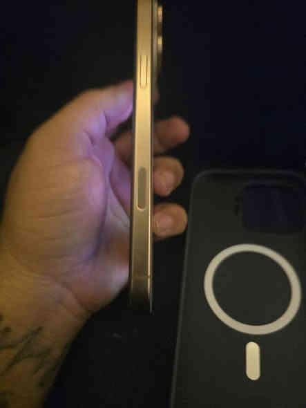 ١٦ برو ماكس ماستر مكفول من زلغ جديد بمعنى الكلمه بطاريه ١٠٠  سعر ١٥٠٠ بغداد جديده نعيريه ***********
