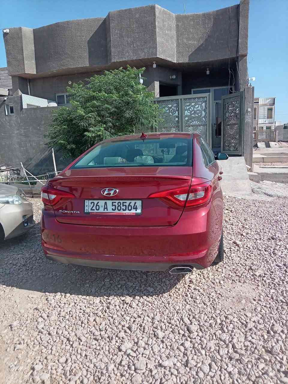 سلام عليكم 
سوناتا موديل 2016 وارد امريكي  
سياره حلوه وجديده 
محرك 2400 لا تنقيص ولا دونص شرط نشاط 
محرك 6 نمر 
شاشه +كامره 
دوشمه جلد جديده 
لايت زنون جديد اخذته 3 ورقات 
ارقام جدد وسنويه جديده 
وبااسمنه تحويل مباشر 
وين متريد احولك 
ضررها قماره حالوب ومعدل عل بارد 
 وبيها جاملغ وبنيد فقط صبغ 
ضررها حيل حلو مكفوله من ضربه 
للبيع سعرها 115$$ورقه 
مراوس بكياا حمل من 22 وصاعد 
للاستفسار الاتصال ***********
او مراسلتنا عل خاص
