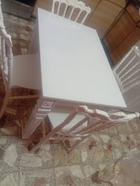 ميز طعام • جديد • للبيع