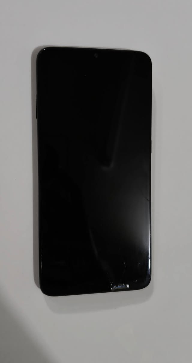للبيع: (Redmi Note 8 Pro  
128جيجا / رام 6) 🔥
السعر: 55 ألف فقط السعر نهائي
الجهاز غني عن التعريف، أداء قوي وسريع، وكاميرته 64 ميجابكسل.
حالة الجهاز: ما بيه اي مشكلة.
الملاحظة الوحيدة: بيه كسر خارجي بسيط بالجام وفطر بالخلف (مثل ما واضح بالصورة وما مأثر على اللمس أو الشاشة نهائياً).
 المكان: الناصرية مركز
للجادين بالشراء فقط، يرجى المراسلة على الخاص


**إذا كنت صاحب هذا الإعلان وتريد حذفه لأي سبب، رجاءا أرسل رسالة إلى الدعم الفني**