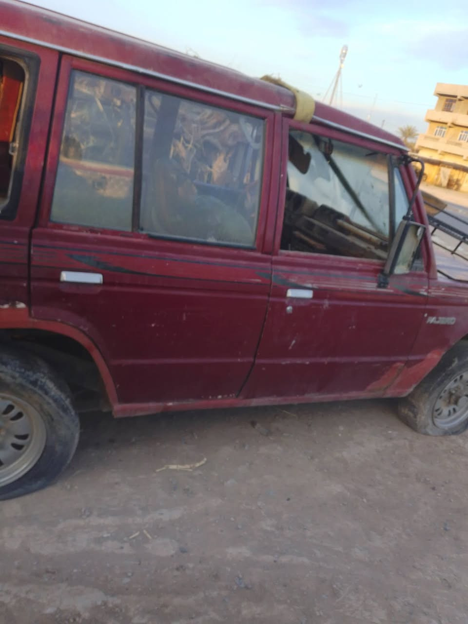 تفصيخ ميتسوبيشي بايجيرو كير ومكينه ونجي العنوان ديالى بعقوبة ***********
