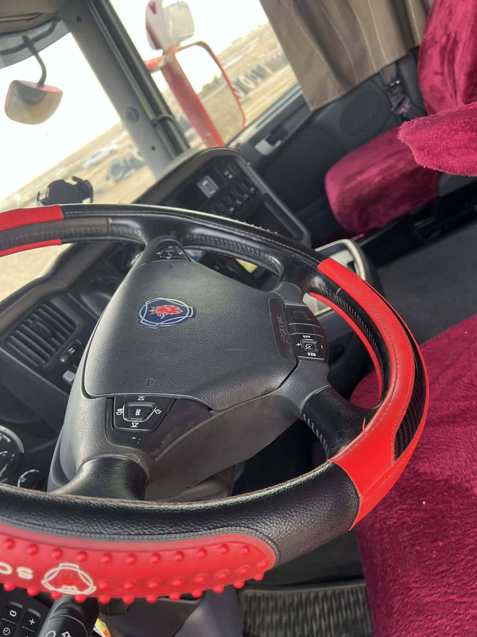 سلام عليكم سياره سكانيه للبيع موديل 2017
مكفوله كفاله عامه جاهزه رقم اربيل جديد تحويل ثاني يوم 
سياره صارلهه شهر من ترقمت سياره جديده  عربانه جوهر 2025
مكان ميسان علي شرقي مكلف بل نشر 
***********
