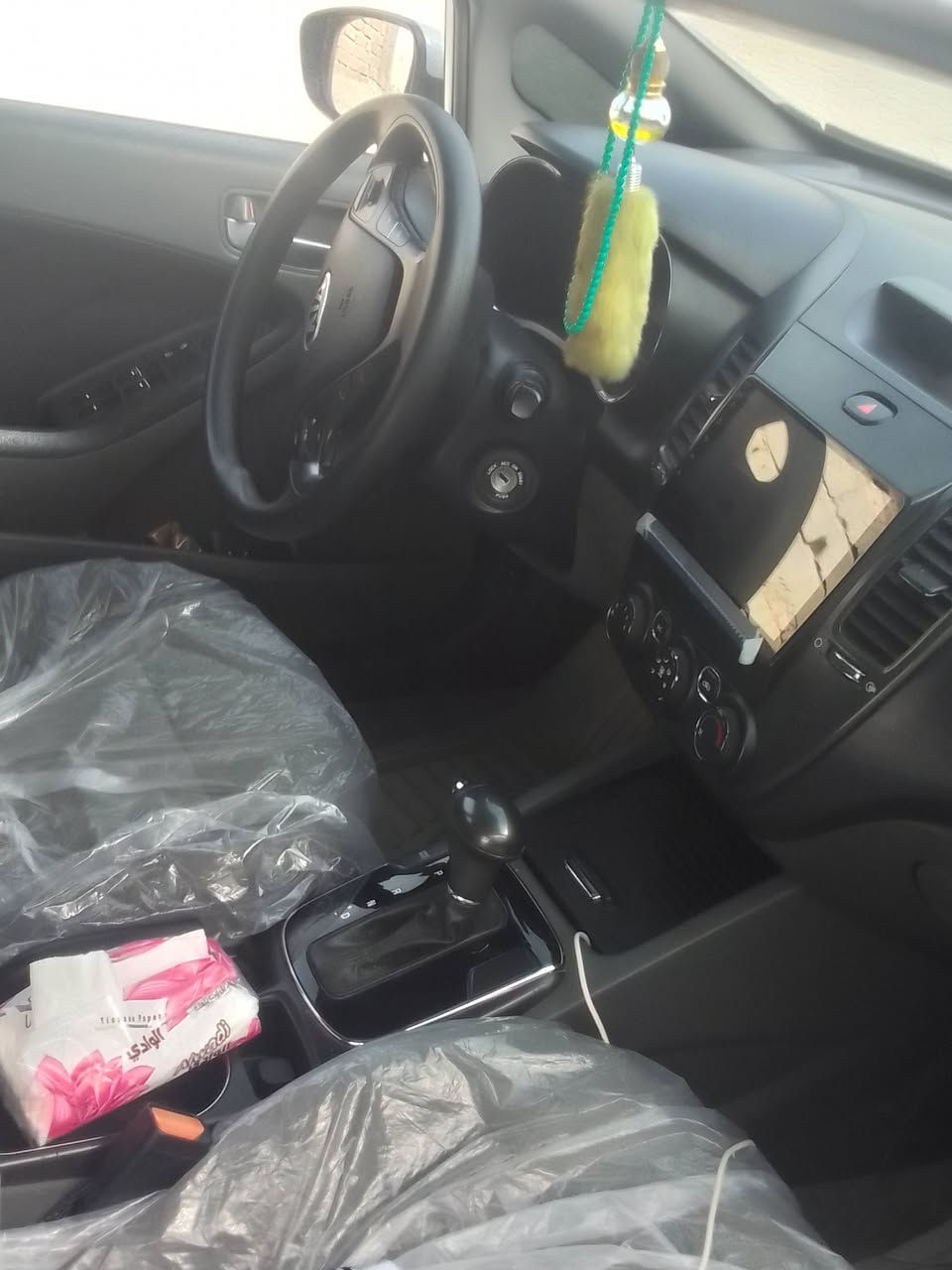 كيا سيراتو خليجي
سياره كفاله عامه كير ومحرك بس شوي 
بيها كرتات 
مري شفط
اشاير بل مري
تبريد ثلج وتدفئه
السياره نضيفه بشكل 
شغل واخذ
السعر 140
الاستفسار ***********
