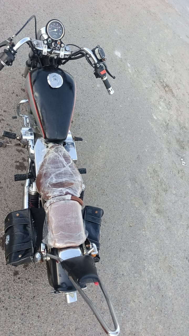 سلام عليكم شباب دراجه كلاسك رايبل للبيع دراجه نضيفه وحلو ومكينه ناعمه حيل ولي عنده مراوس بماطور نضيفه اراوس حسب لقناعه***********📞
