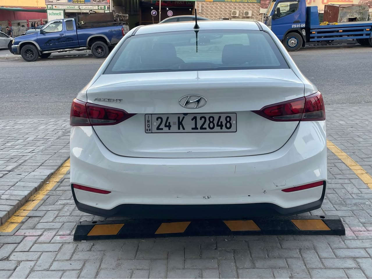 Hyundai accent 
موديل ٢٠٢٢
وارد امريكي 
ماشية ٤١ الف ميل
موصفات SE
رقم شاصي : 3KPC24A68NE172423
سيارة گير و محرك بشرط
سيارة بدون صبغ بيها فقط تعديل بارد بدون دواخل و إرباكات بشرط
سعر ١٢٠ $ و بيها مجال 
مكان سيارة دهوك 
للاستفسار : *********** دهوك, العراق
