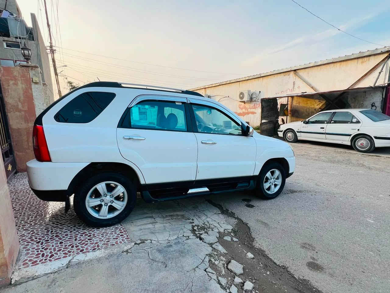 ش 🚘 للبيع | كيا سبورتج 2009 🚘

✅ الموديل: 2009
✅ رقم صلاح الدين (ألماني).
✅ اللون: أبيض.
✅ فول مواصفات.
✅ شاشة سستم.
✅ نيكل كامل.
✅ تايرات جديدة.
✅ صدر طبة.
✅ محرك شرط.
✅ كير شرط.
✅ السيارة مكفولة من الصبغ والتعديل.
✅ المكيف بارد جدًا.

ملاحظة:
يوجد طعجة بسيطة في البنيّة فقط، ولم يتم تعديلها.

📞 للاستفسار: ***********

السيارة نظيفة وجاهزة، والله يبارك لصاحب النصيب.
