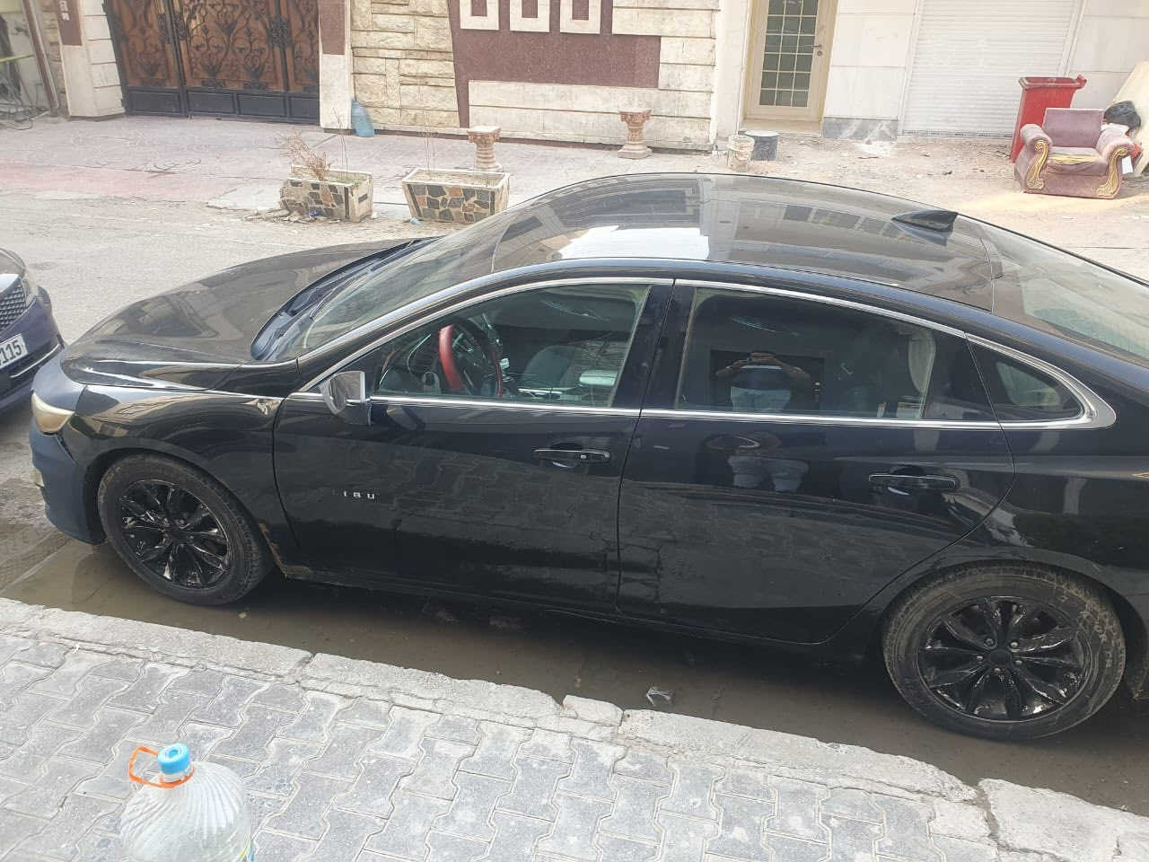 السلام عليكم ماليبو للبيع ( مستعجل )
موديل 20 
رقم بغداد معوقين ( الولد موجود ويسوي وكالة )
كير ومحرك مكفولات ومبدلهن ع ايدي 
وحدادية 80% نظيفة السيارة 
ماشية 117 كيلو 
وادامة كل شهرين وكاملة 
وحادثها مثل ماموضح بالصور 
مكانها بغداد
السعر 95  
للاستفسار :***********
