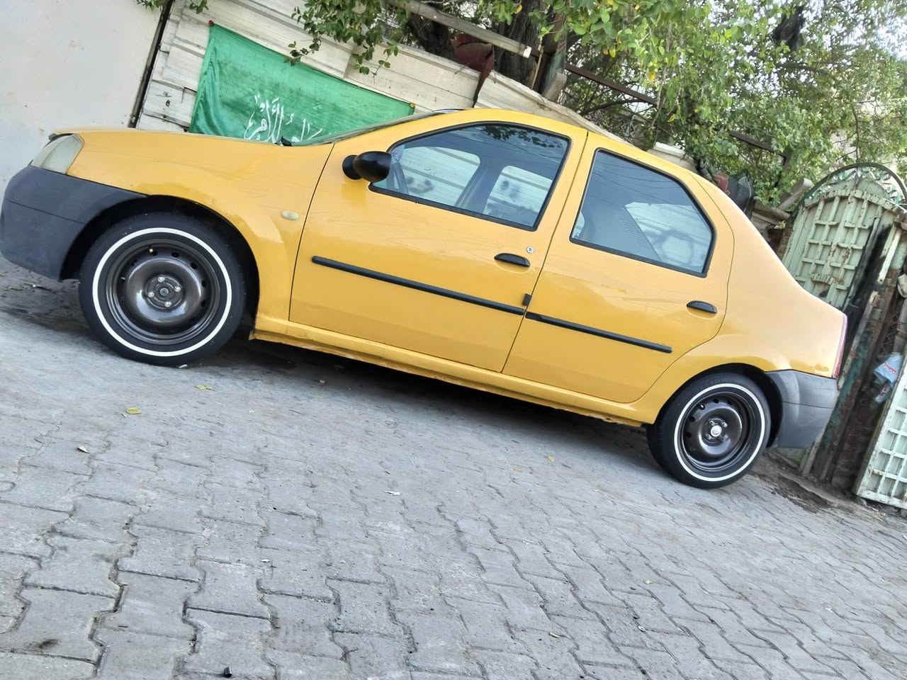 رينو لوكان 2009 كير ومكينه مكفولات تبريد شغال ثلج سنويه جديده هئه مصفره رقم دولي تخم تاير جاهزه بيها مكانات صبغ مكفوله من الضربه عارضها ب 30 وبيها مجال حق الجيه مكاني بغداد مدينه الصدر ***********
