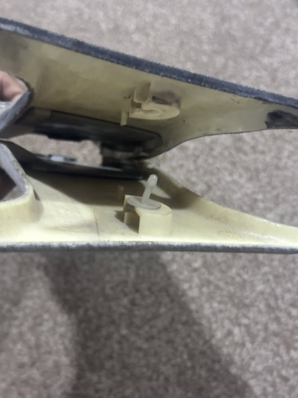 السلام عليكم
تكم بدون ايرباك نظيفات وقواعدهن نظيفة مال حاويه 
بس وحده كدام بيه كسر بسيط ومصلحه الزوج ب 30 
عينات اكو ام الفيشتين وأم ال3 الوحده عله 35 
الكارت مال انارة ب 25
دركة mب75


**إذا كنت صاحب هذا الإعلان وتريد حذفه لأي سبب، رجاءا أرسل رسالة إلى الدعم الفني**