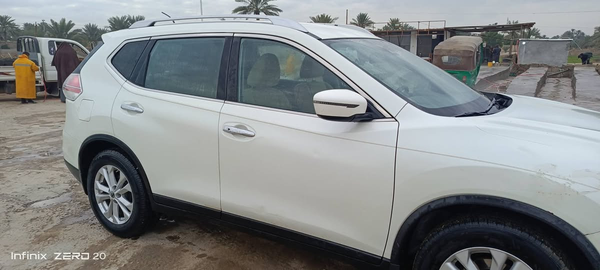 نيسان روج 16
سيارة كير ومحرك على وضع الشركه 
تخم تاير 
مثبت سرعه 
اشاير بالمري 
كامره خلفي امامي 
وبعد بيها هواي مواصفات 
ماشيه 188
السعر 135
***********
رقم كربلاء انكليزي بأسمي
