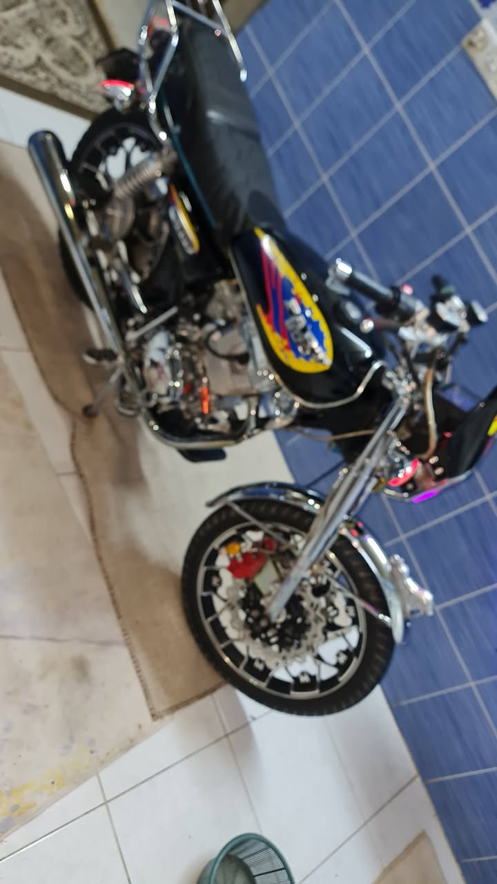 بارت عنتاني سوري الأصلي مديل 25 منفس اصلي ماكينة كبس تايرات جدد السعر٧٧٥ الف ***********
