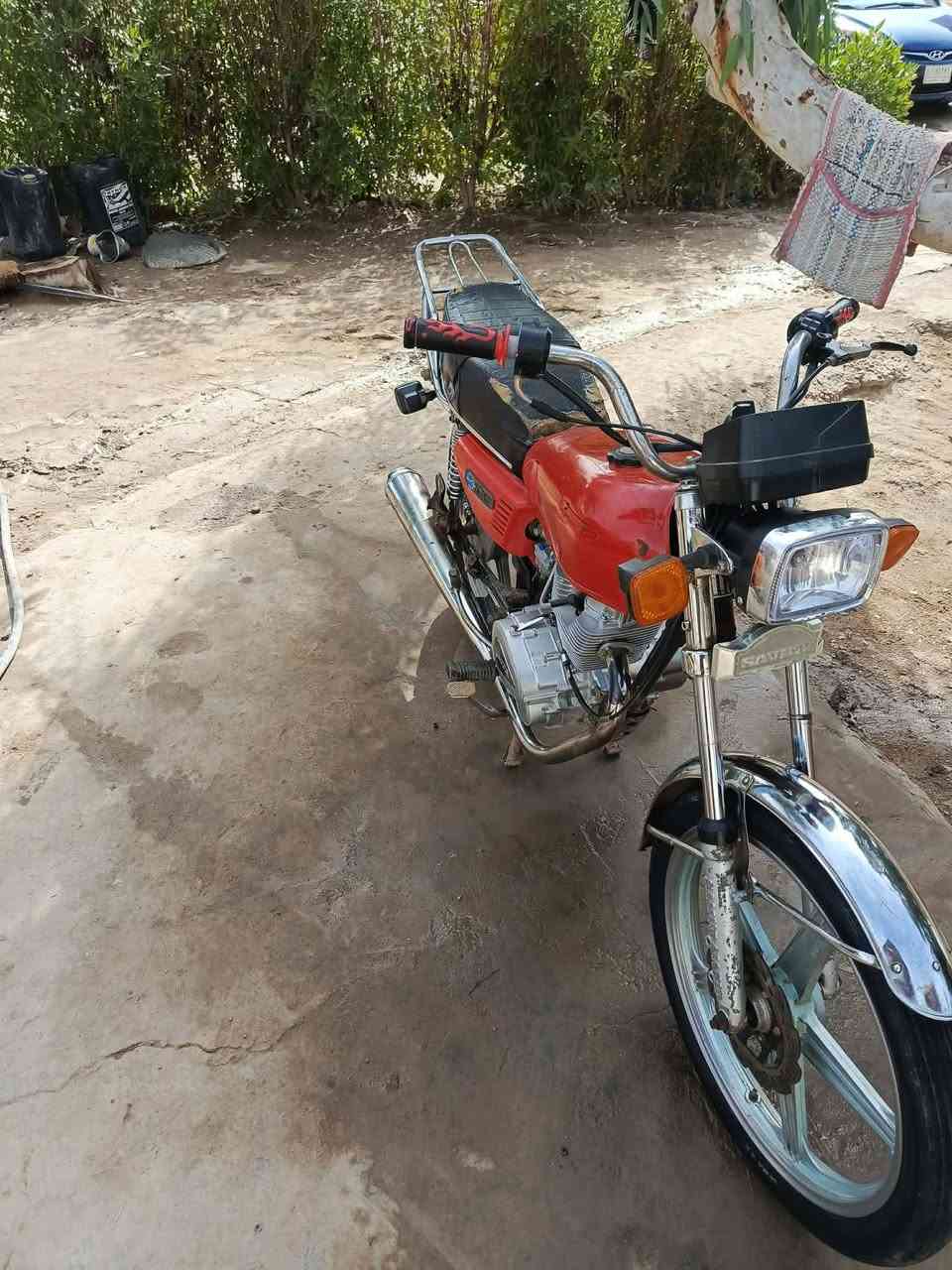 سلام عليكم سافان للبيع 2019 محرك بجيس دراجه جاهزه من كلشي برغي مناقصه ونظيفه شوفت عينك سعره 350 وبيها مجال اوراقه كامله أصولي يريده مكاني يم جسر نادر تحياتي للجميع خاص موجود وهذا رقمي ***********
