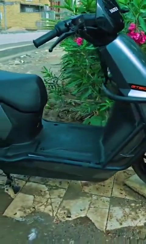 سلام عليكم دراجه شحن لبيع 
مكفوله كفاله عامه 

شريكتها اياده 

عنواني ناصريه ***********
