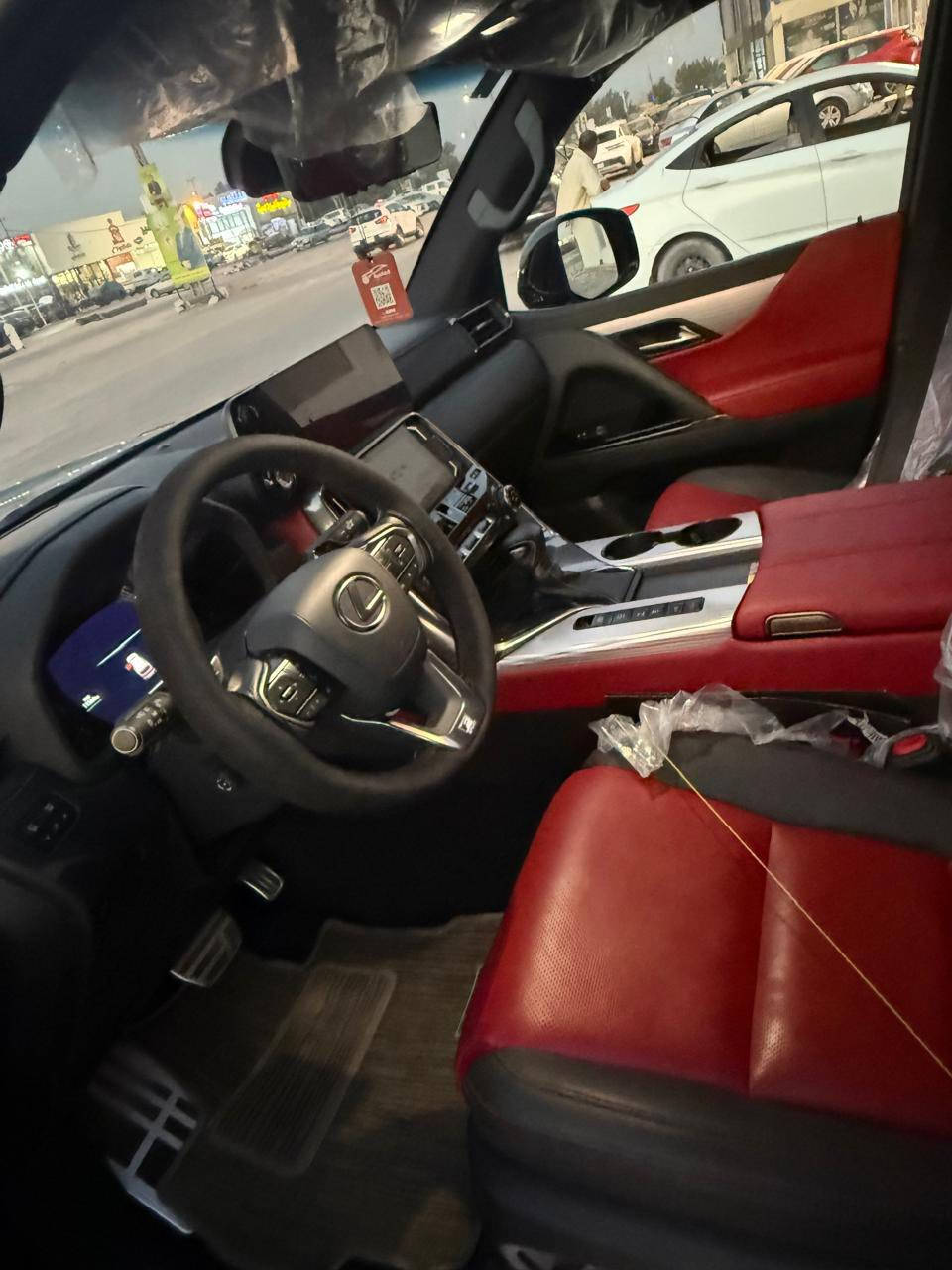 لكزس فئة اف سبورت 2023
LEXUS F SPORT 2023
اللون الخارجي : أسود 
اللون الداخلي : أحمر + أسود
الممشى : 11   الف 
رقم بغداد بسمي 
فول مواصفات: 
حساسات امامية 
حساسات خلفية
رادارات امامي وجانبي 
كاميرات 360° 
كاميرا في المرآة الوسطية 
شاشات خلفية 
تبريد خلفي منفصل 
مقاعد امامية كهرباء + خزن ميموري
مقاعد امامية تدفئة + تبريد 
المقاعد الخلفية تدفئة + تبريد 
بردات خصوصية 
عدادات ديجيتال 
ابوب بدون شفط
صندوق شفط 
اضواء LED من LEXUS 
فتحة سقف 
وبعد مواصفات اكثر 

  
للاستفسار اكثر الاتصال على الرقم:
***********
