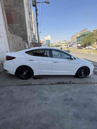 السونر موجود بالمنشور اقره زين وتعرف التفاصيل الدعاميه شديت اصليه بدون...