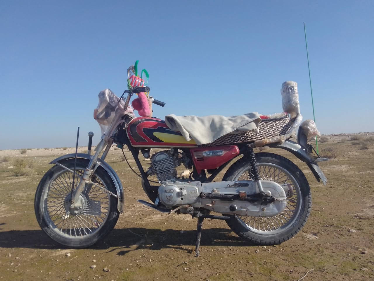 سلام عليكم ورحمة الله وبركاتة دراجه ٤كير للبيع كلك كلك موديل ١٧ دراجه نضيفه وكهربايات كلها شغاله بس عوزها باتري السعر ٣٠٠وبيها مجال وستفسار اتصل علئ ***********
