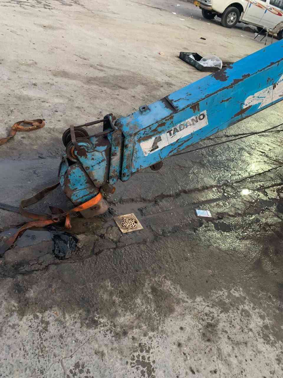 كرين ٢طن او٢٠٠ ٣سلايت جاهزلعمل عنوان بصره هاتف *********** سعر٣٠
