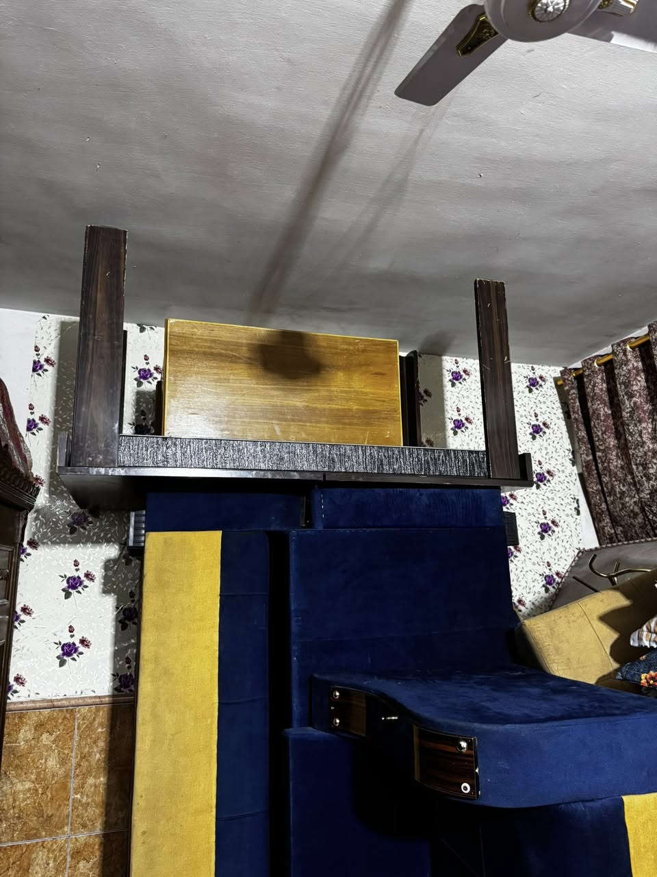 بيع غراض مستخدمه بغداد الجديده
تخم 10 مقعد 
ميز طعام كبير 6 كراسي 
كاونتر وملحق وسنك كبير


**إذا كنت صاحب هذا الإعلان وتريد حذفه لأي سبب، رجاءا أرسل رسالة إلى الدعم الفني**