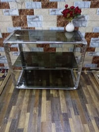 طاولة • ديكور منزلي