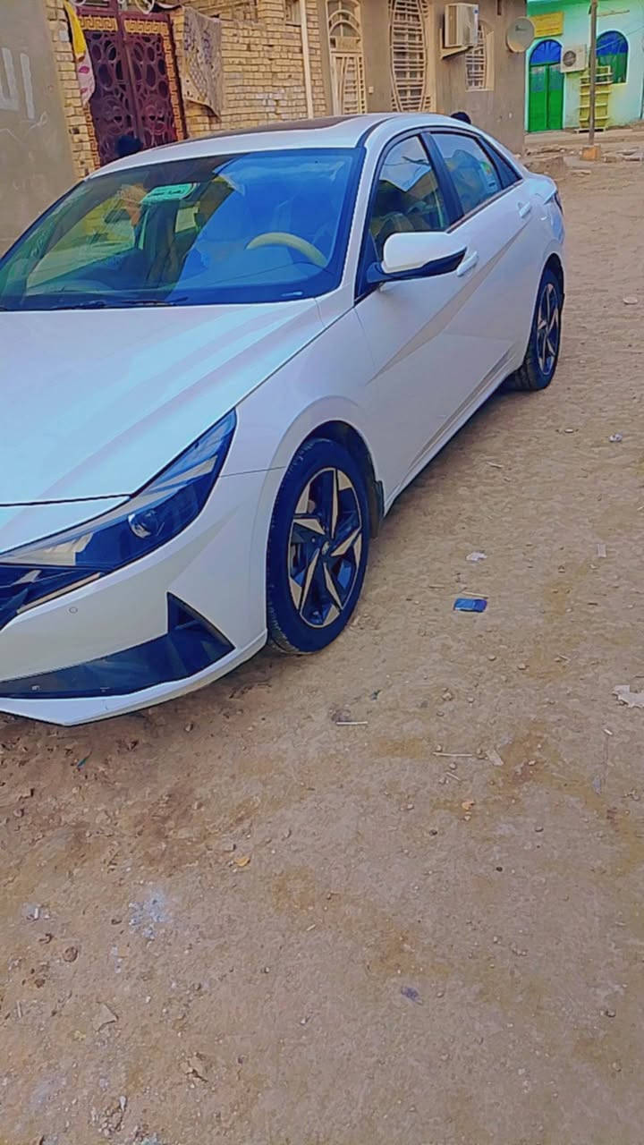 النترا خليجي موديل 2023 السياره كفاله عامه من عدا رصعه  بالدوسه 
محرك 2000 
فتحه تحكمات استيرن 
مانع انزلاق
بصمه
مري شفط
تبريد قطعتين 
السعر 185 وبيهه مجال
الاتصال على الرقم ***********
