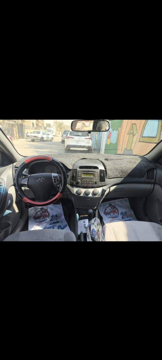 السلام عليكم ورحمة الله
النترا وارد امريكي 
محرك 2000 جديد
تبريد منظومة كاملة جديدة
باتري جديد 
تخم تايرات جديد 
رقم بغداد باسمي الجديد والهزة لشهر التاسع
ضربتهه جاملغ امامي  وهنا بالعراق مبدل جاملغ وبنيد يعني تعتبر ( بجم ) حتى ما اتعبك وتعبني 
السعر 77 وبيهه مجال قليل 
سيارة موجودة بالدورة
***********
