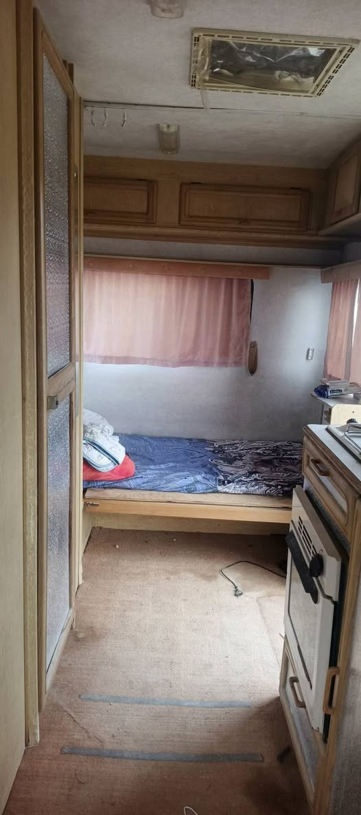 كرفون متنقل حديث كهربائي 🕹🔋🔌 تتفئة ثلاجة منام مطبخ صحيات كامل جاهز من كلشي هاتف 📞‏‪***********‬‏اتصال
