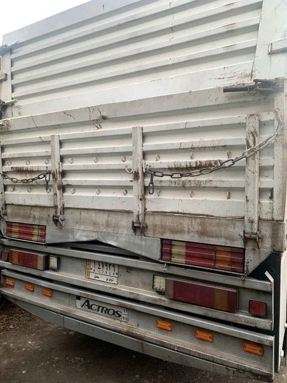 عربانه عمل محلي شاصي الماني محدد
الطول 12/50 
اربع محاور 3 برينة والرابع رفاع الماني 
السعر 105 كاملة مع تايرات 
السعر 90 بدون تايرات اويلات  
مكاني الموصل 
***********
***********
