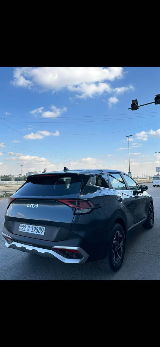السلام عليكم كيا سبورتج 2023. 
لون رصاصي
رقم أربيل الجديد 

الشكل الجديد حجم الكبير لارج محرك 2500 
حادث جاملغ  واحد صبغ فقط 
بدون دواخل سياره جديده 
ماشيه 130مايل مشي امريكا 
بدوايرباك  
المواصفات

دشبول متغير الالوان الكتروني

تحكم ستيرن جهتين

كامرة دوارة 

شاشة كبيرة ايباد 

عداد دجتل

اوتو ستوب

تبريد قطعتين 

مثبت سرعة

وضعيات قيادة 

رادار

لد نهاري

تحديد مسار

هند بريك بصمة

اوتو هولد

مانع انزلاق
هيتر كشن 

مكان السيارة بغداد زيونه 
للتواصل ***********

السعر 187$$$قفل قفل بغداد, العراق
