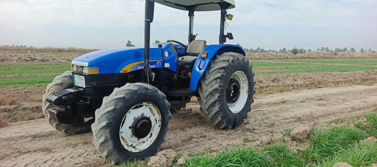 السلام عليكم للبيع مكينه نهولند 2010 رقم وسنويه شرط التحويل حره مكينه فقط لمحرك مفتوح باقي وضع شركه محرك كير اكسن هودرليك نكره سلف كرهبايات اضويه كلها شغاله مكان بابل جبله قرب الخط السريع ***********
