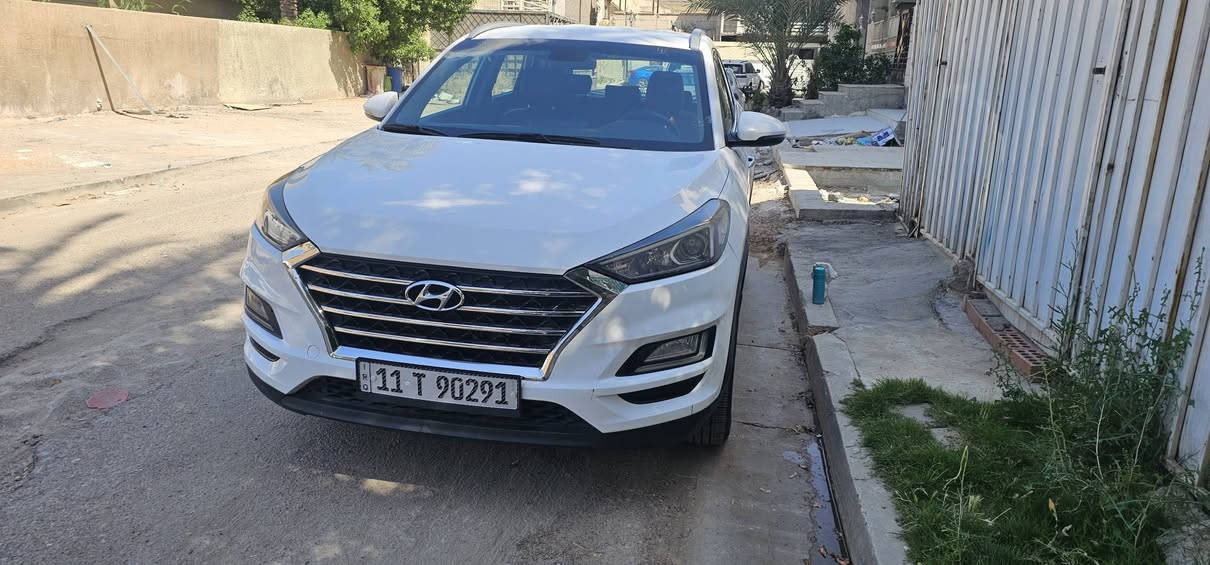 السلام عليكم
توسان موديل 2019
خليجي شركه الكاصد
ماشيه 90 الف
مكفوله من الصبغ والبارد الدعاميه الاماميه مصبوغه
وبيها رصعات بدون حالوب
موصفاتها
بصمه تشغيل وأبواب
كشنات جلد
كرسي كهرباء
كير مكينه بلاد كفاله
السعر 180  وبيها مجال مكاني بغداد شارع فلسطين الرقم ***********
