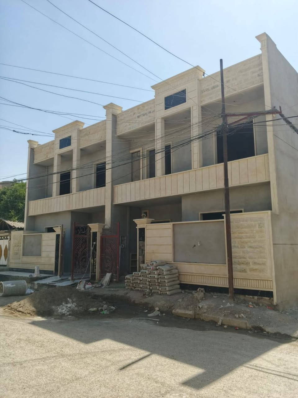 علق بتم ويصلك السعر

🏠🏠دارين للبيع للبيع 🏠🏠

بمواصفات عالية جدا 

استلام فوري 

📍الموقع حي الميثاق قرب اعدادية النيل 

طابقين فول حديث

4غرف نوم 

صحيات بالطابقين

مطبخ 

المساحة120

الواجه 8

↕️مكون من طابقين

✅سعر الدار مناسب 

مكتب التهاني للعقارات سايدين الميثاق مجاور شركة الحافظ 

👤فيس بوك #مكتب التهاني للعقارات

☎️***********☎️

☎️***********☎️
