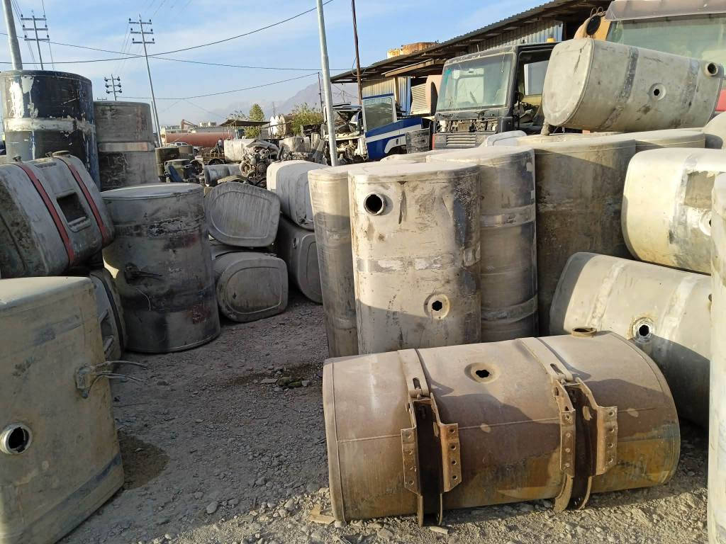 سە رە تا بە ناوی خوای گە ورە میهرە بان  تانکی گازگە ڵا بە گە ورە و بچوک مان هە یە لە 200لیتری تا 800لی تری هە مو جۆرێکمان هە یە کێویستی پە یوە ندی بە م ژم ***********  *********** رانية, السليمانية
