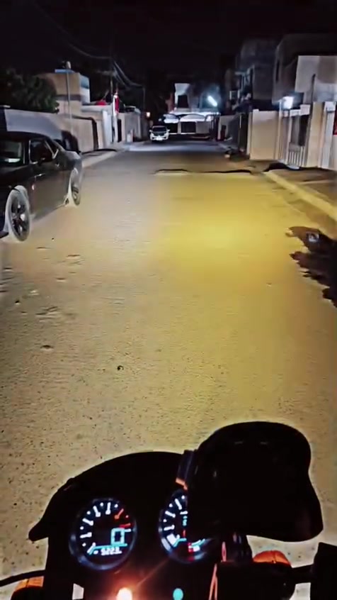 للبيع دايوان كلاسك موديل 25    اوراق الدراجه نضيفه كلش ومحرك ناعم  واي نقص ما بيه  تجي تكلب وتشوف   رايده مليون و١٠٠ وبيه مجال  مكاني بغداد تقاطع درويش رقم الهاتف ***********  موجود واتساب اتصل وبيك خير وتدلل
