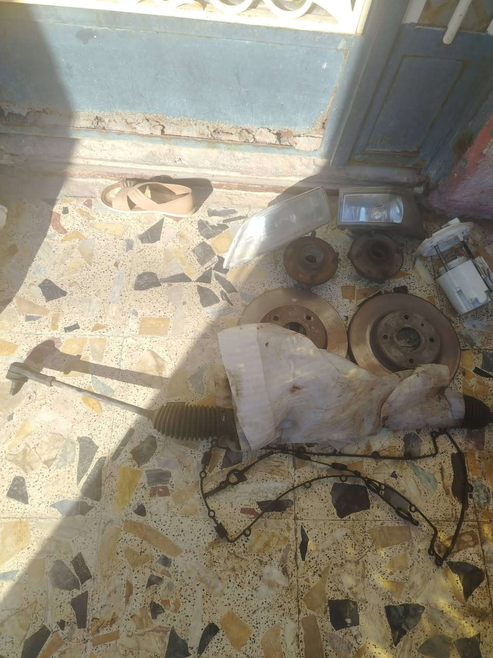 أغراض ابيكا ٢٠٠٩ مشط استيرن هل موجود وبولبرن فلنجات بلوجكتر أمامي ٢ واشر قبق ولفات عبوه بانزين شغاله مكاني بغداد حي اور الاتصال على الرقم ***********
