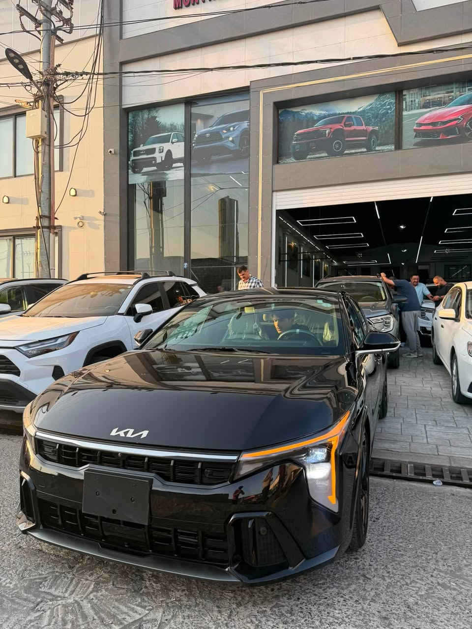 سياره K4 موديل 2025 فول السياره خمس كامرات واحد على واحد حادث السياره كلش سخيف براس البونيد بدون ايرباك بدون دواخل انطيك صبغ راس البونيد بس بشرط السياره واحد على واحد ماشيه 7 الاف فقط كلشي موضح بل صور و موجود رقم الشاصي شوف حادثها سعر السياره 178 $ و بيها مجال  مكان السياره اربيل شراي اتصل على الرقم *********** ☎️
