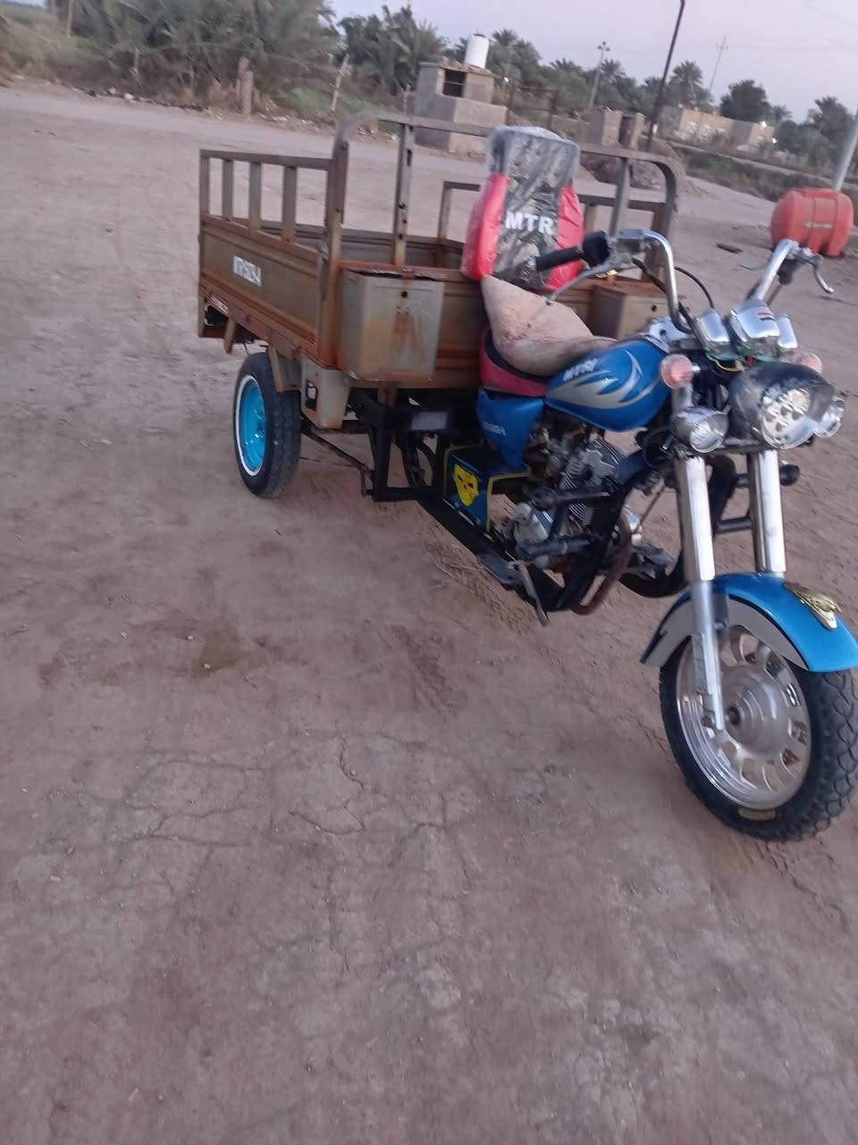 سلام عليكم ستوته لبيع مديل 14اوراق اصولي مداور من الوكيل مكفول من لحيم اوخياس  كهربائيات جدد نكره سلف تايرات جدد السعر 1350اوبيه مجال لشراي الشراي يتصل ***********
مكان مشخاب بسوك شعلان
